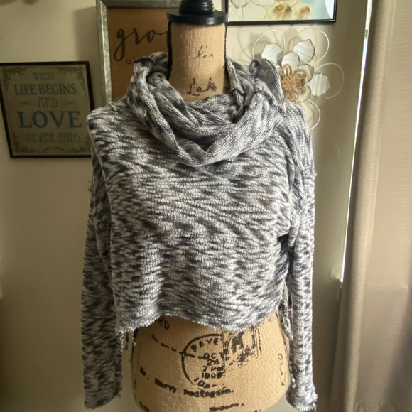 Free People Cowl Neck Crop - Picture 3 of 8